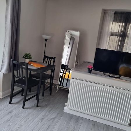 Grey Stone Studio Apartments Галіфакс Екстер'єр фото