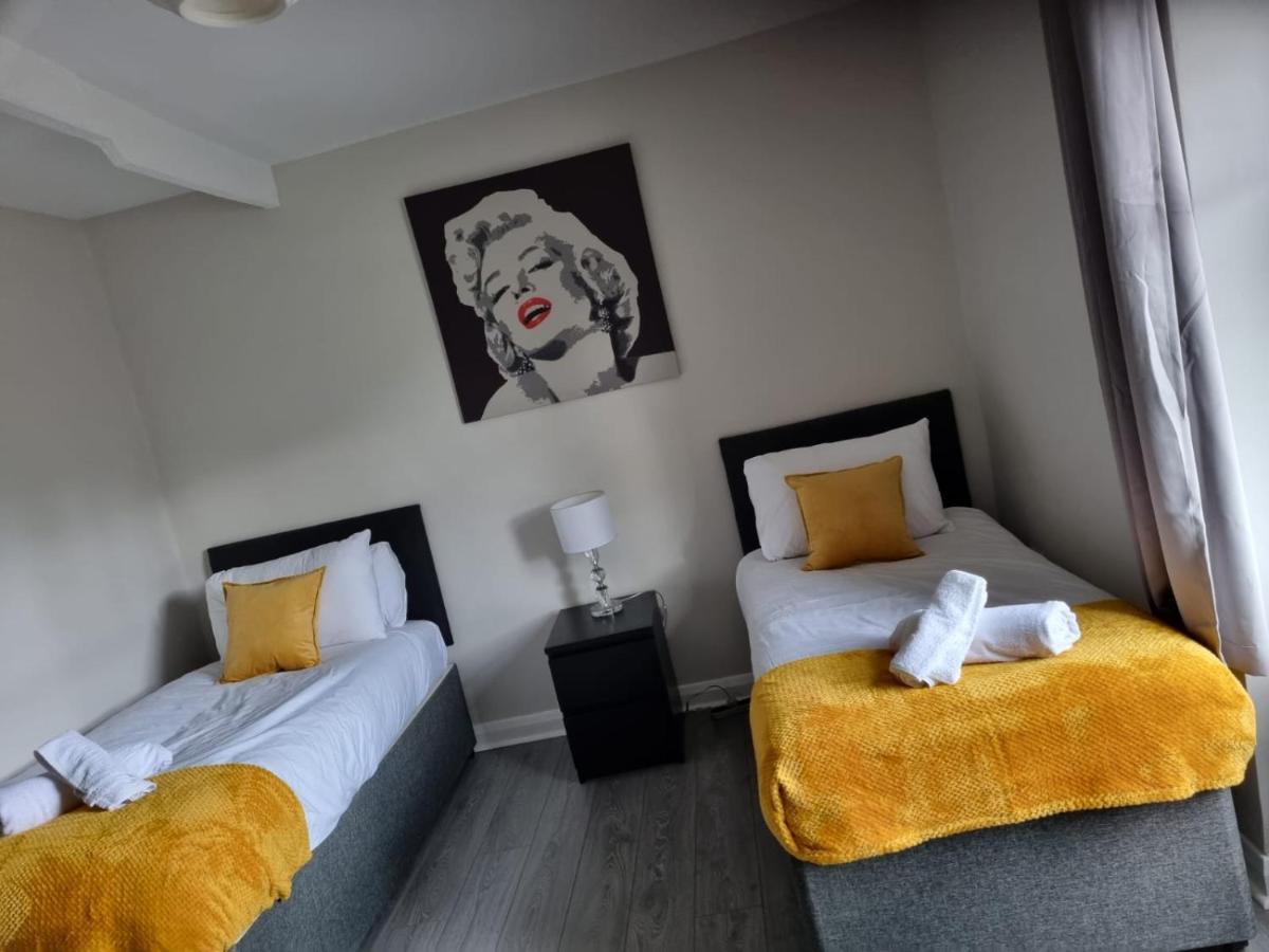 Grey Stone Studio Apartments Галіфакс Екстер'єр фото